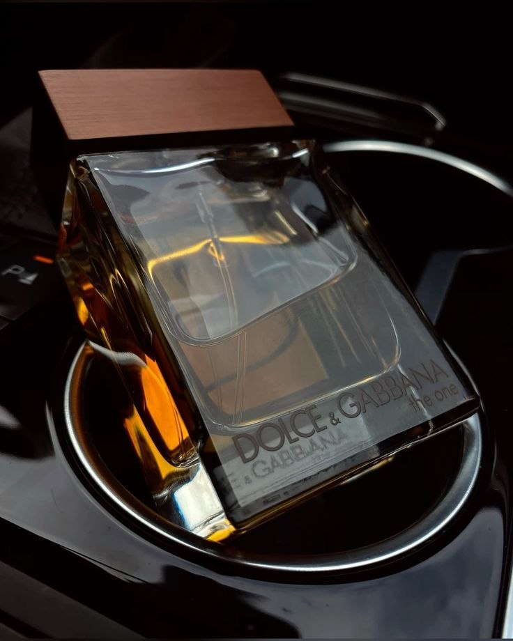 Dolce & Gabbana Luxury Perfume